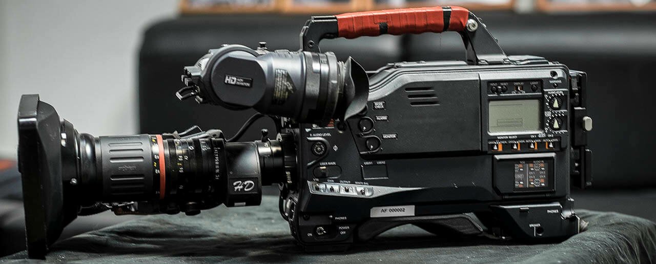 Профессиональные видеокамеры с максимальным разрешением съемки 2400x1350 в Ангарске